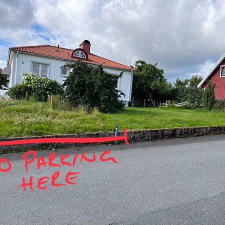 Enkelt Boende Med Naerhet Till Centrala Joenkoeping. Exterior foto